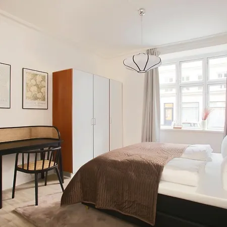Homely 1 Bedroom Flat By The Lakes Copenhagen